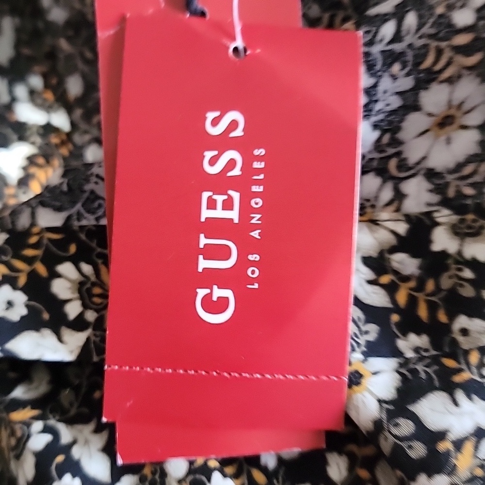 Guess Button Down Top Size Medium - Picture 7 of 8